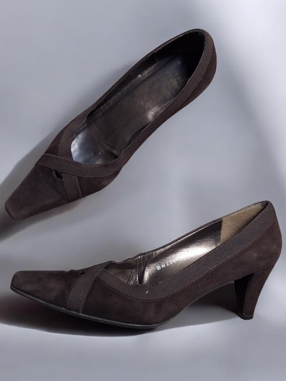 Stuart WeitzmanClassic Brown Suede Square Toe Low Heel Pumps Size 9M